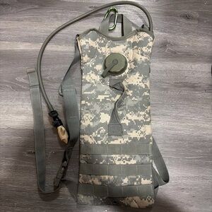 Digital Camo Hydration System Carrier